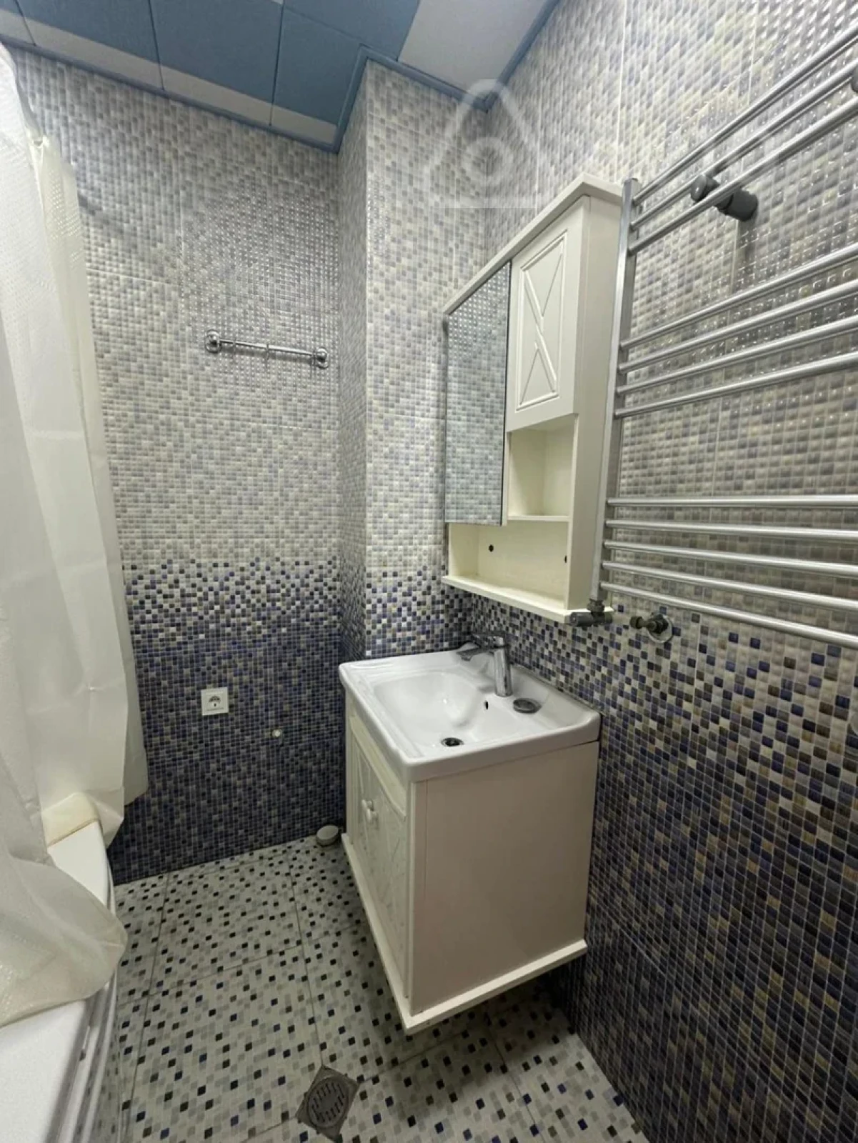 Kirayə verilir 2 otaqlı yeni tikili 87 m²