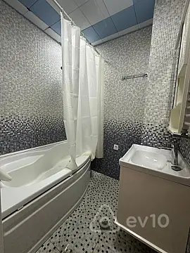 Kirayə verilir 2 otaqlı yeni tikili 87 m²
