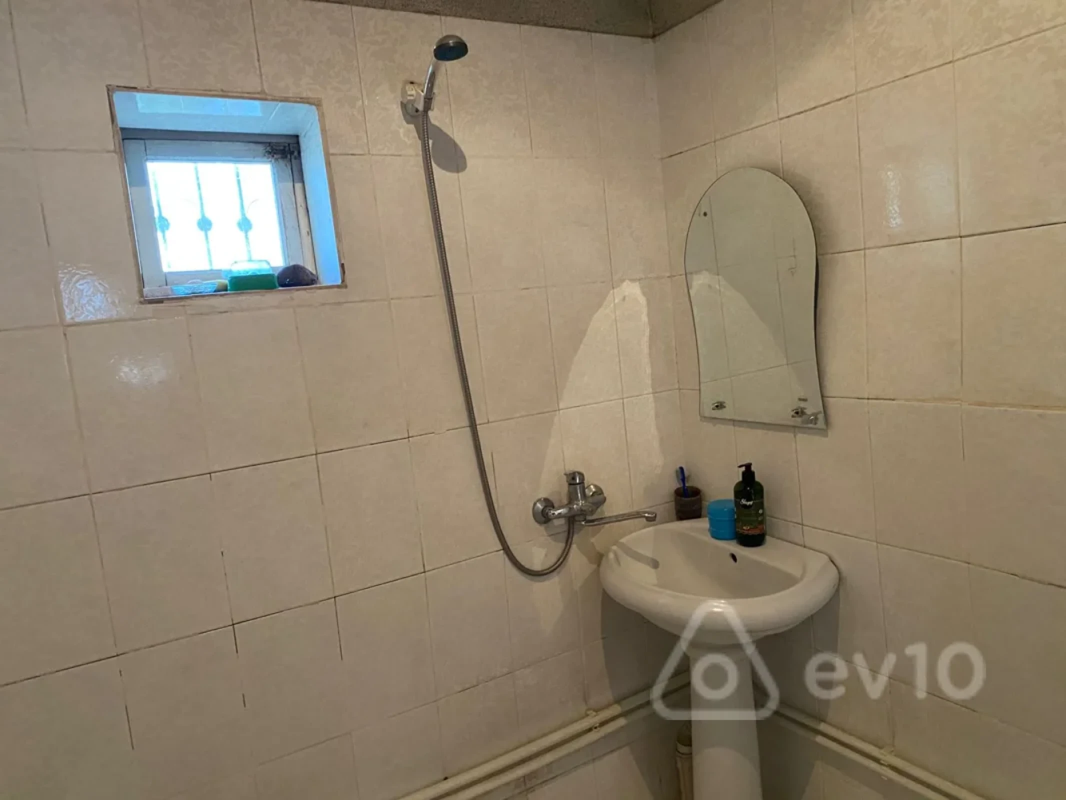 Satılır 6 otaqlı həyət evi 171 m²