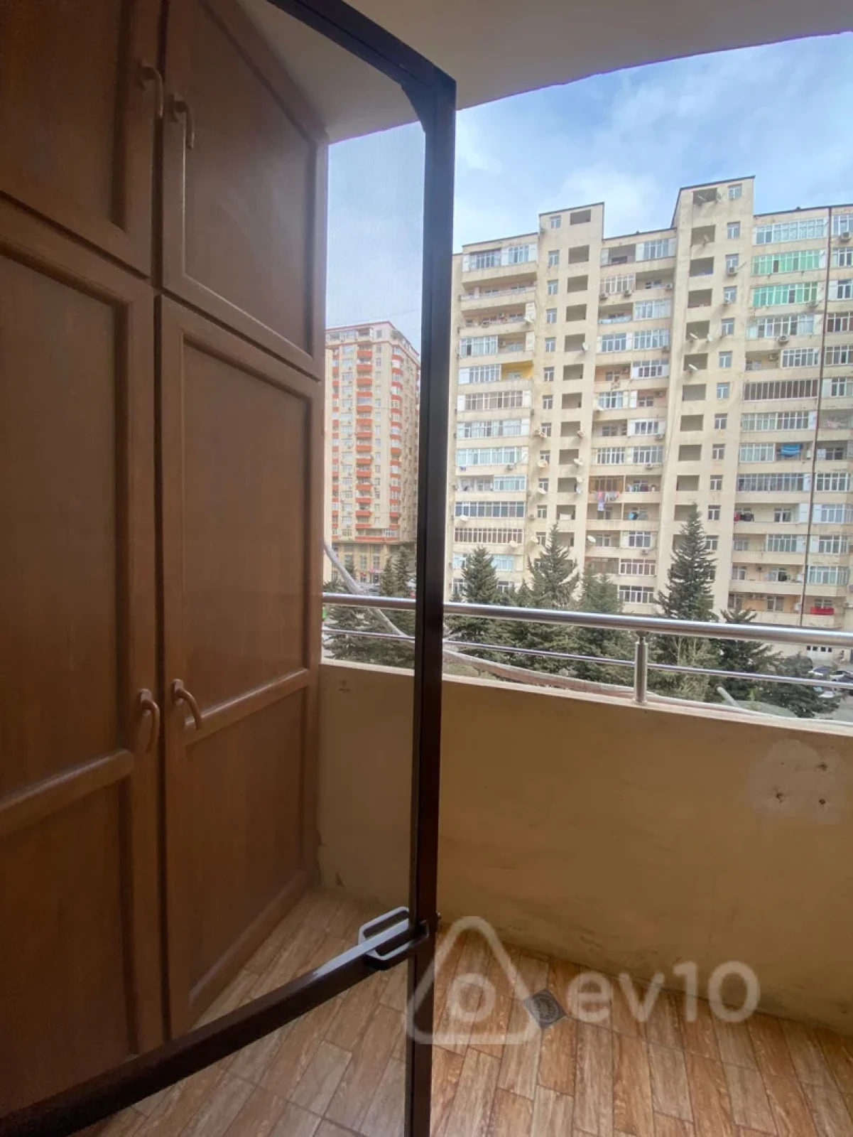 Kirayə verilir 2 otaqlı yeni tikili 82 m²