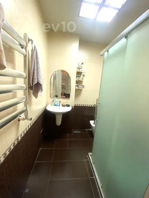 Kirayə verilir 2 otaqlı yeni tikili 82 m²