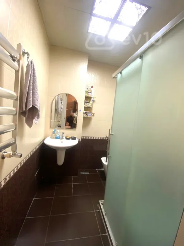 Kirayə verilir 2 otaqlı yeni tikili 82 m²