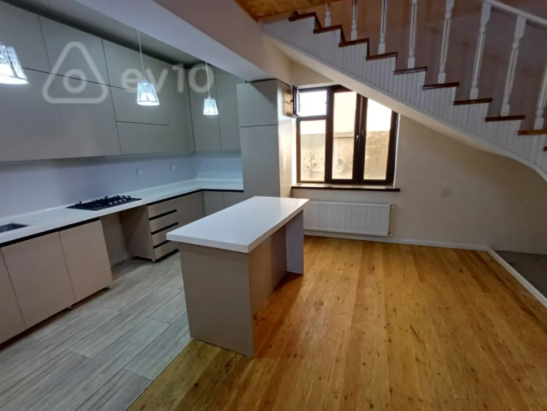 Kirayə verilir 4 otaqlı həyət evi 120 m²