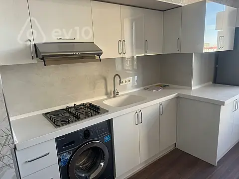 Kirayə verilir 3 otaqlı yeni tikili 80 m²