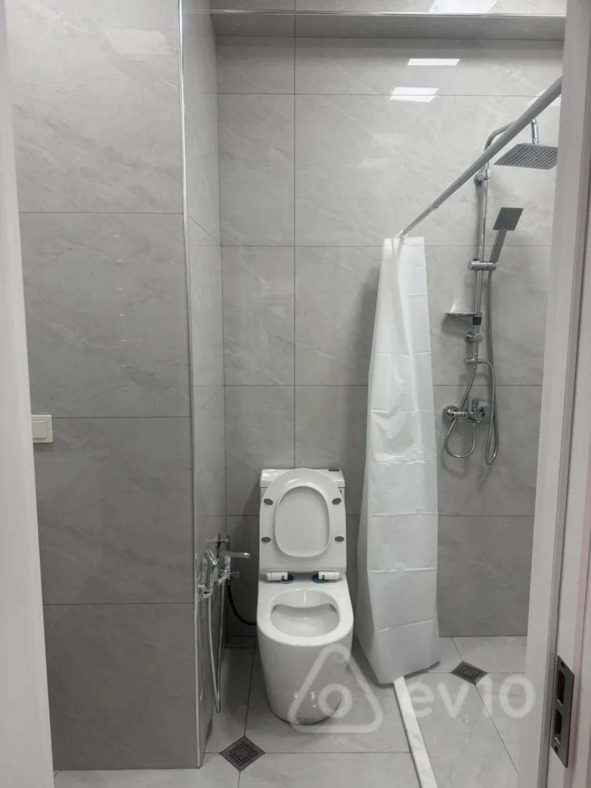 Kirayə verilir 3 otaqlı yeni tikili 80 m²