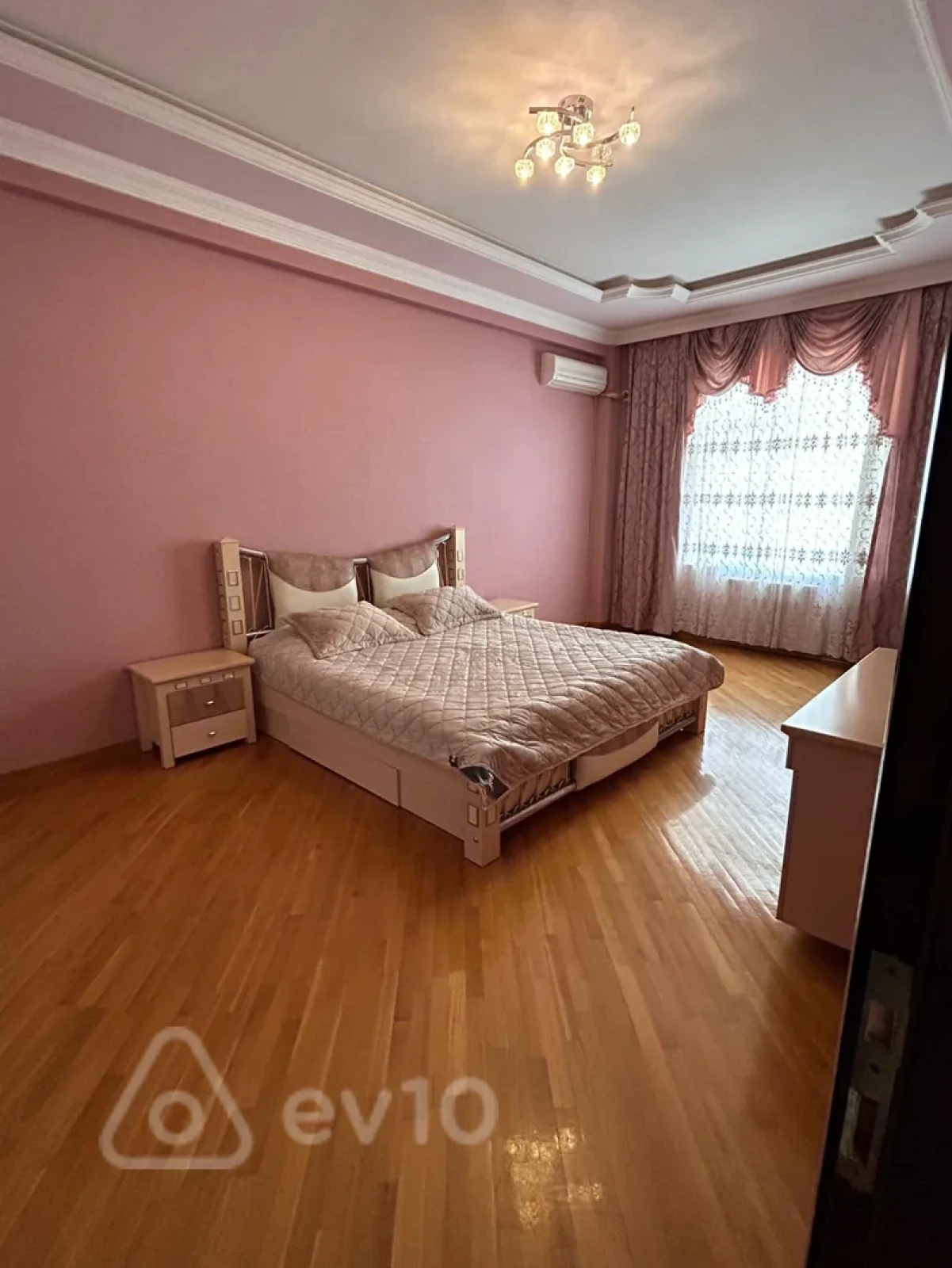 Kirayə verilir 3 otaqlı yeni tikili 123 m²