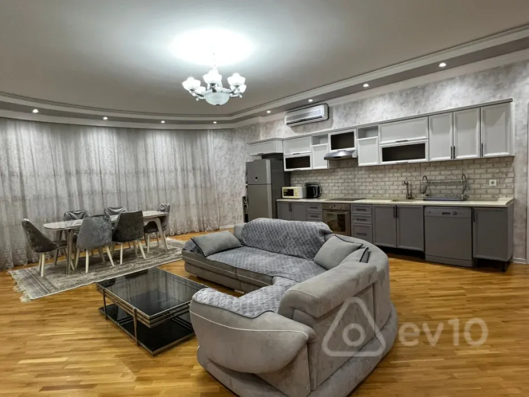 Kirayə verilir 3 otaqlı yeni tikili 123 m²