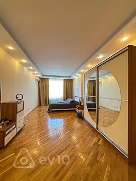 Satılır 4 otaqlı yeni tikili 230 m²