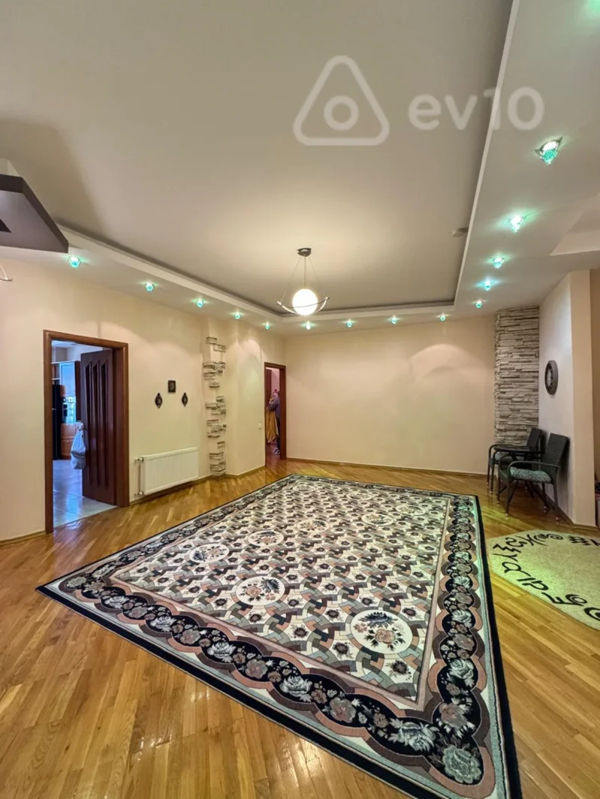 Satılır 4 otaqlı yeni tikili 230 m²