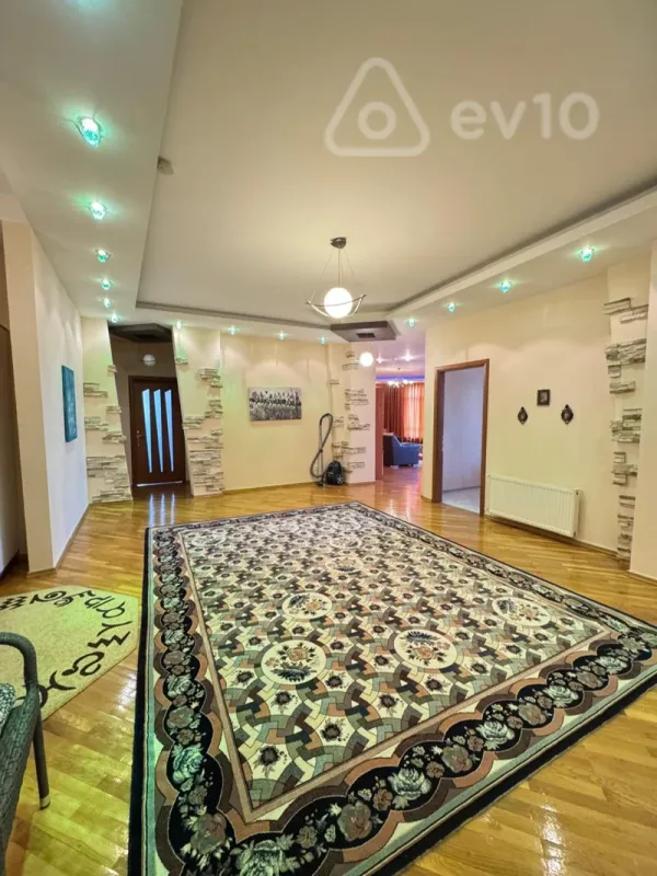 Satılır 4 otaqlı yeni tikili 230 m²