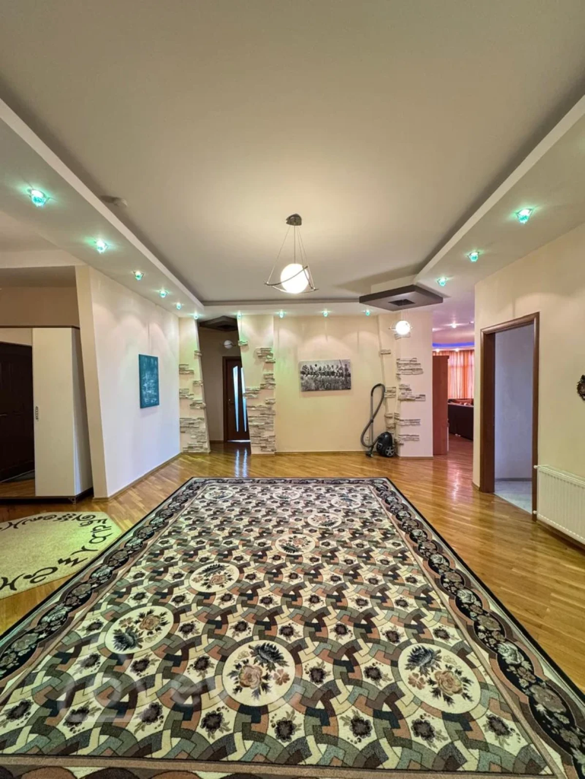 Satılır 4 otaqlı yeni tikili 230 m²
