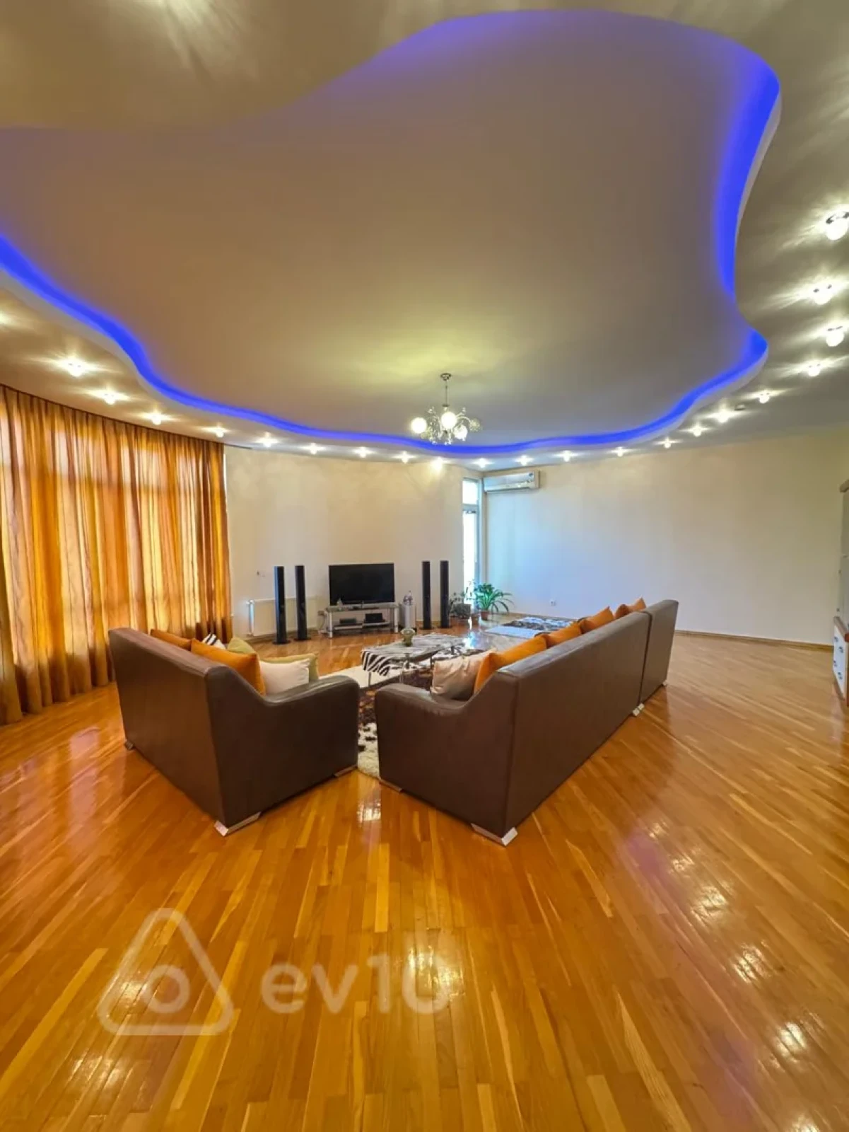 Satılır 4 otaqlı yeni tikili 230 m²