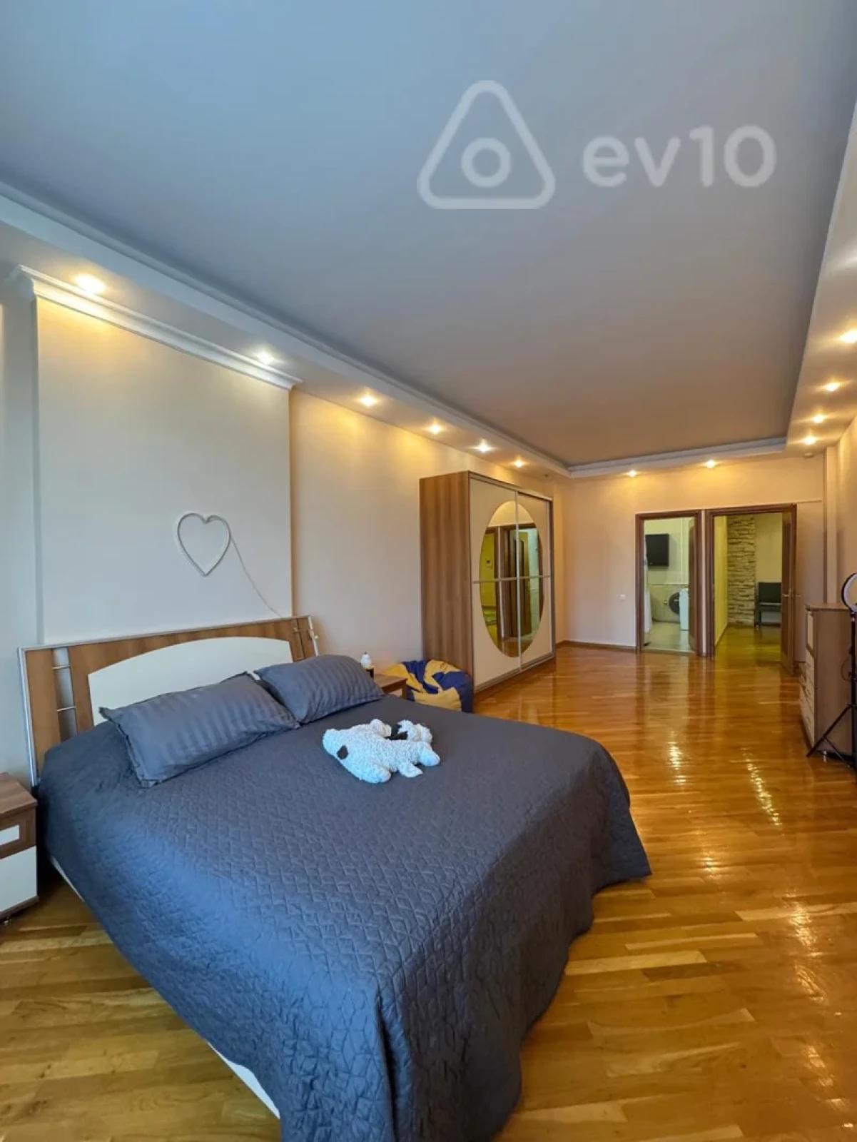 Satılır 4 otaqlı yeni tikili 230 m²