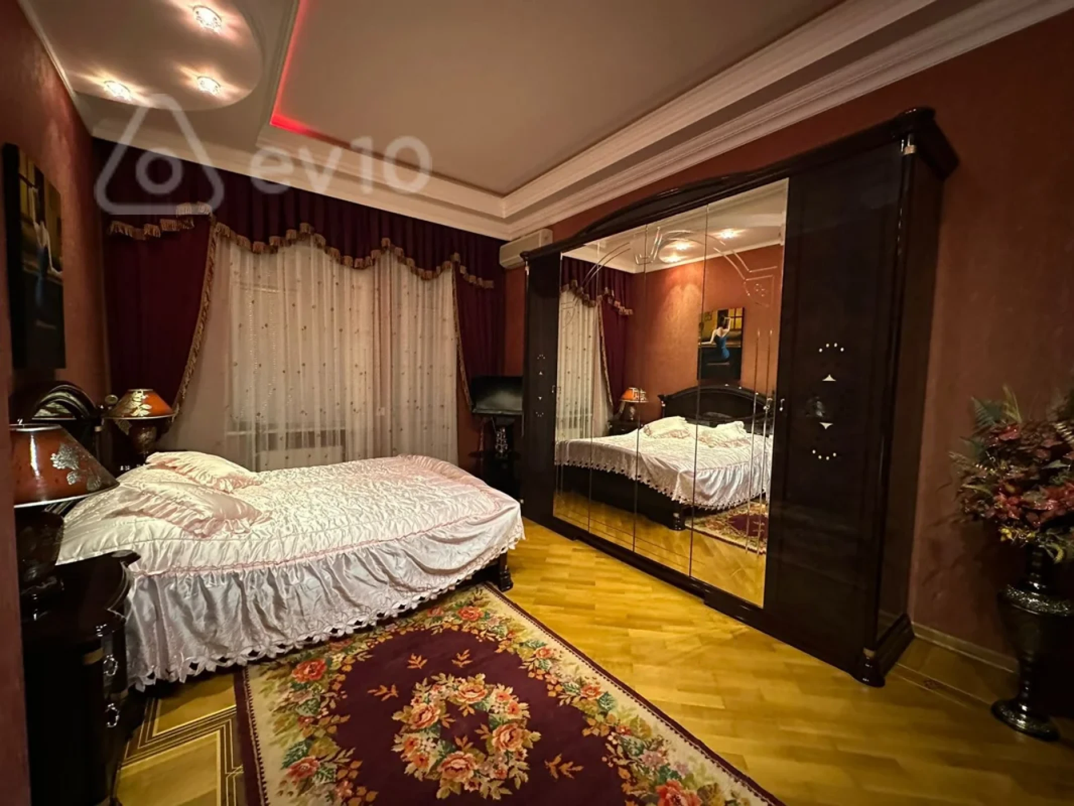 Kirayə verilir 3 otaqlı yeni tikili 141 m²