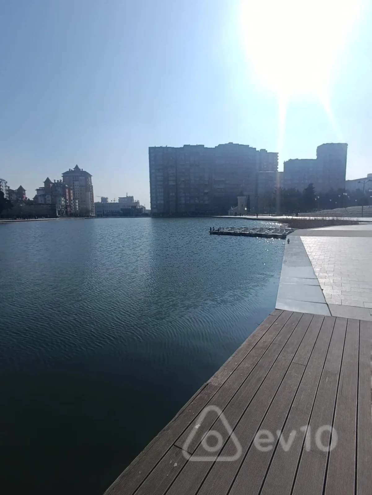 Kirayə verilir 3 otaqlı yeni tikili 141 m²