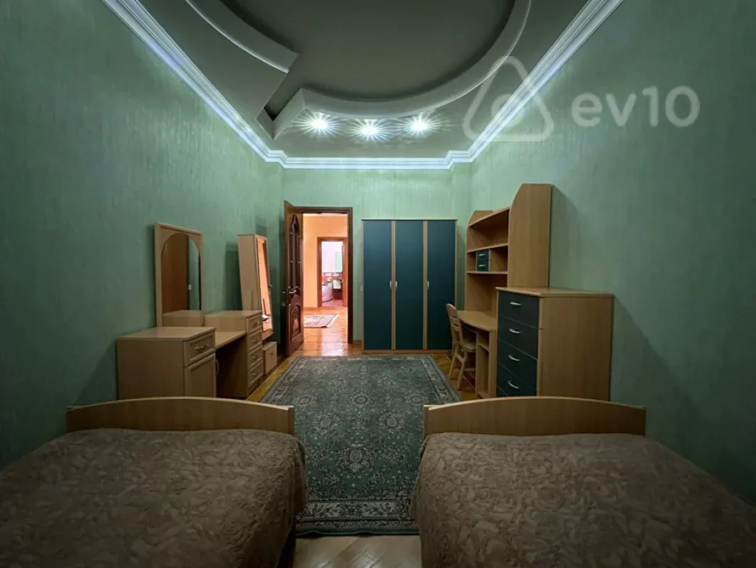 Kirayə verilir 3 otaqlı yeni tikili 141 m²