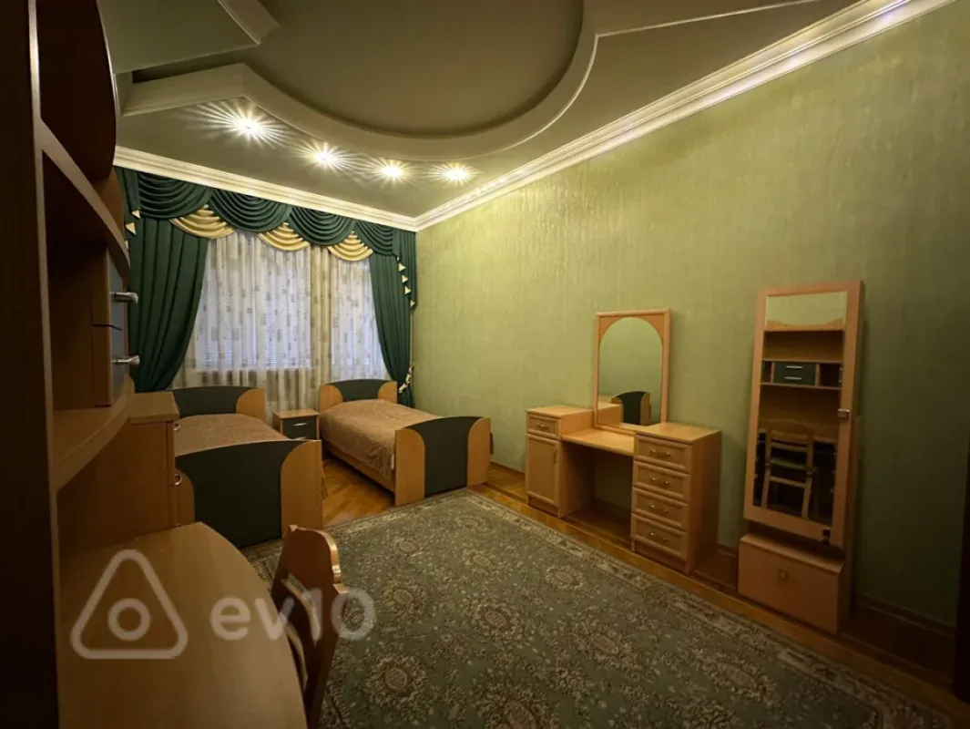 Kirayə verilir 3 otaqlı yeni tikili 141 m²