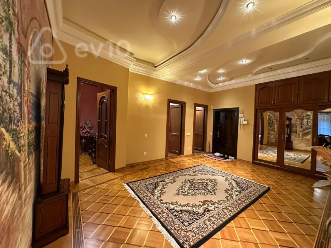 Kirayə verilir 3 otaqlı yeni tikili 141 m²