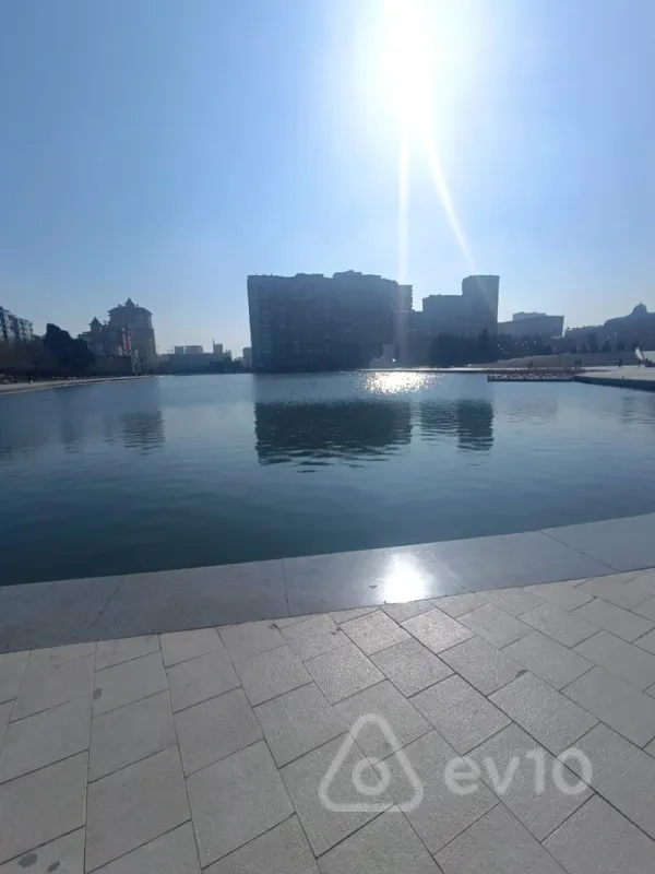 Kirayə verilir 3 otaqlı yeni tikili 141 m²