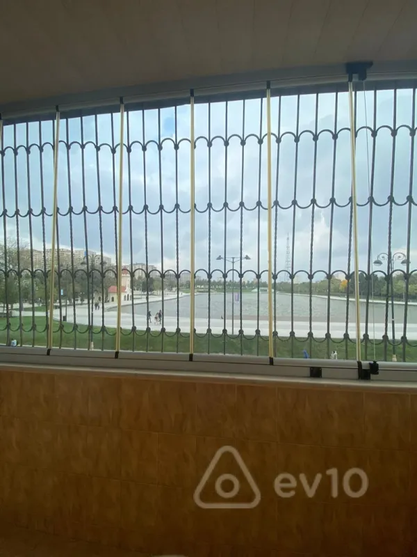 Kirayə verilir 3 otaqlı yeni tikili 141 m²