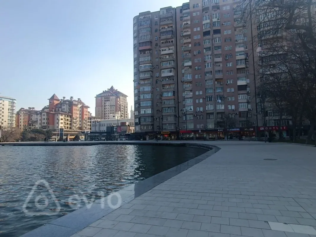 Kirayə verilir 3 otaqlı yeni tikili 141 m²