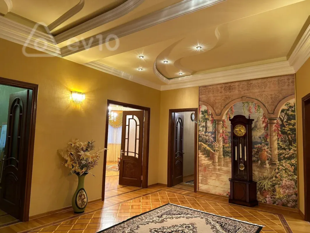 Kirayə verilir 3 otaqlı yeni tikili 141 m²