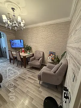 Satılır 2 otaqlı köhnə tikili 65 m²