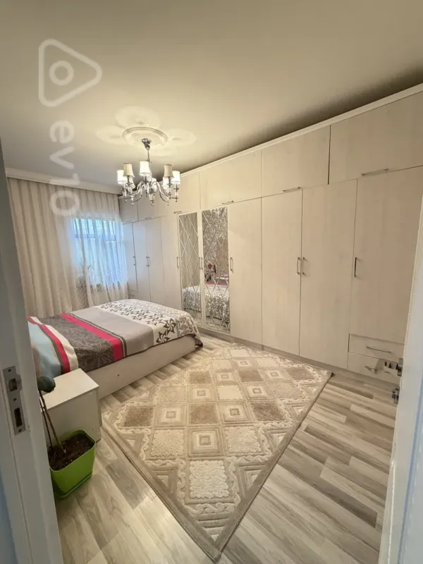Satılır 2 otaqlı köhnə tikili 65 m²