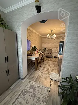Satılır 2 otaqlı köhnə tikili 65 m²