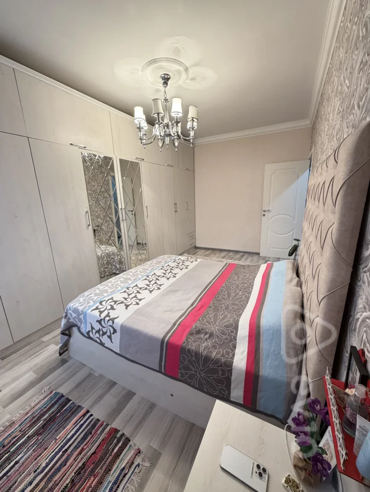 Satılır 2 otaqlı köhnə tikili 65 m²