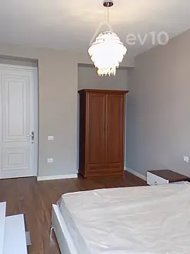 Kirayə verilir 4 otaqlı yeni tikili 200 m²