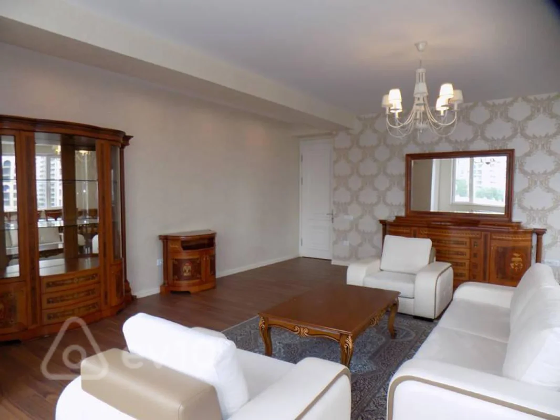 Kirayə verilir 4 otaqlı yeni tikili 200 m²