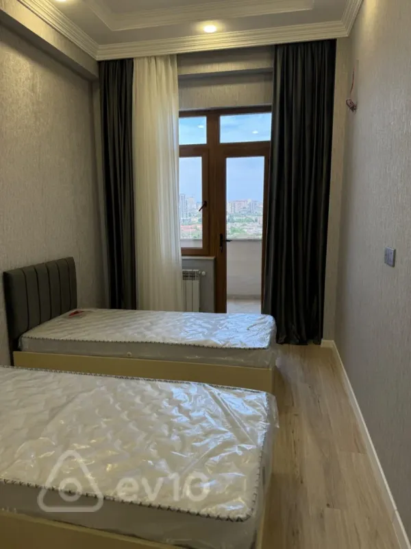 Kirayə verilir 3 otaqlı yeni tikili 90 m²