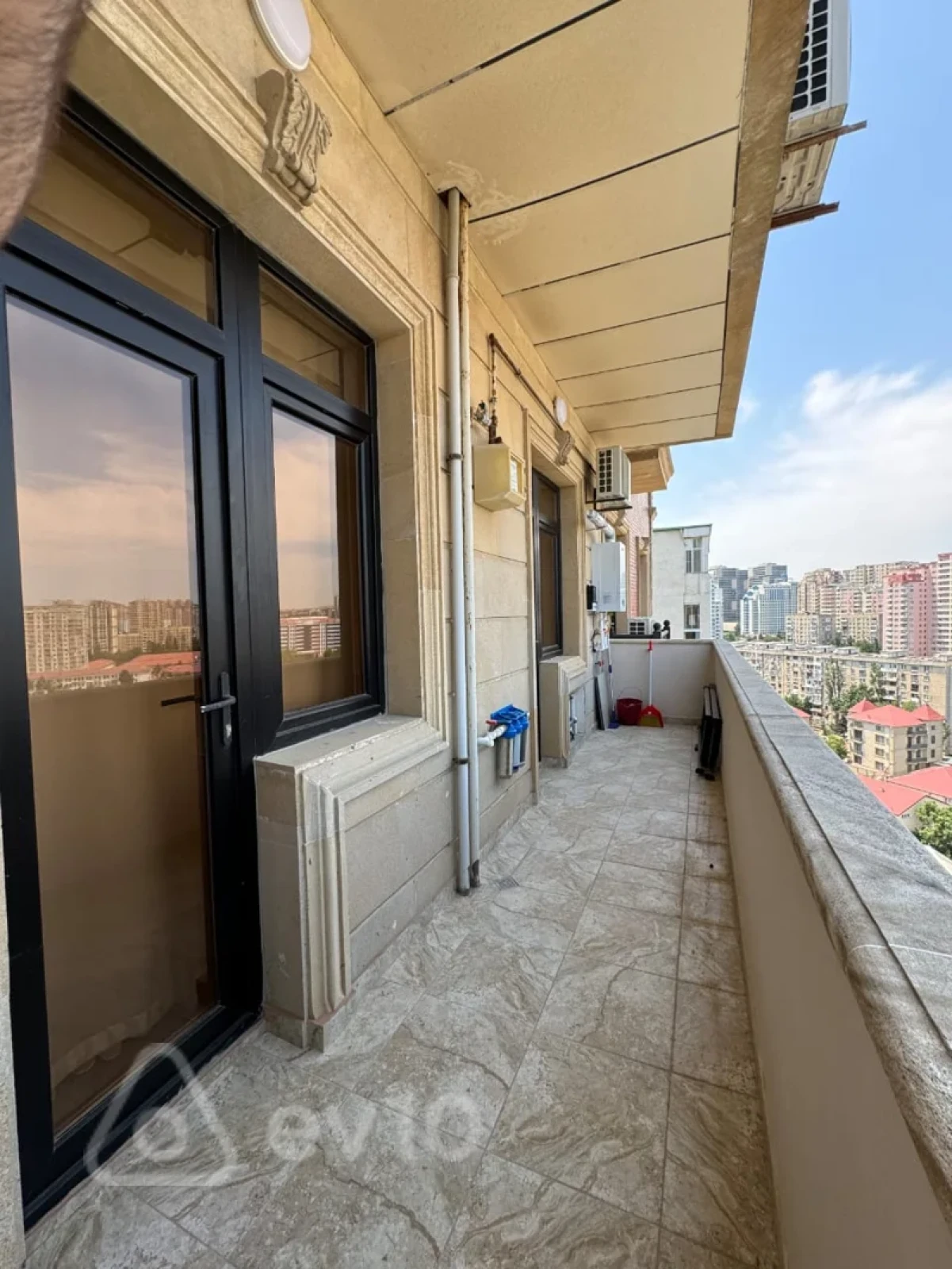 Kirayə verilir 3 otaqlı yeni tikili 90 m²