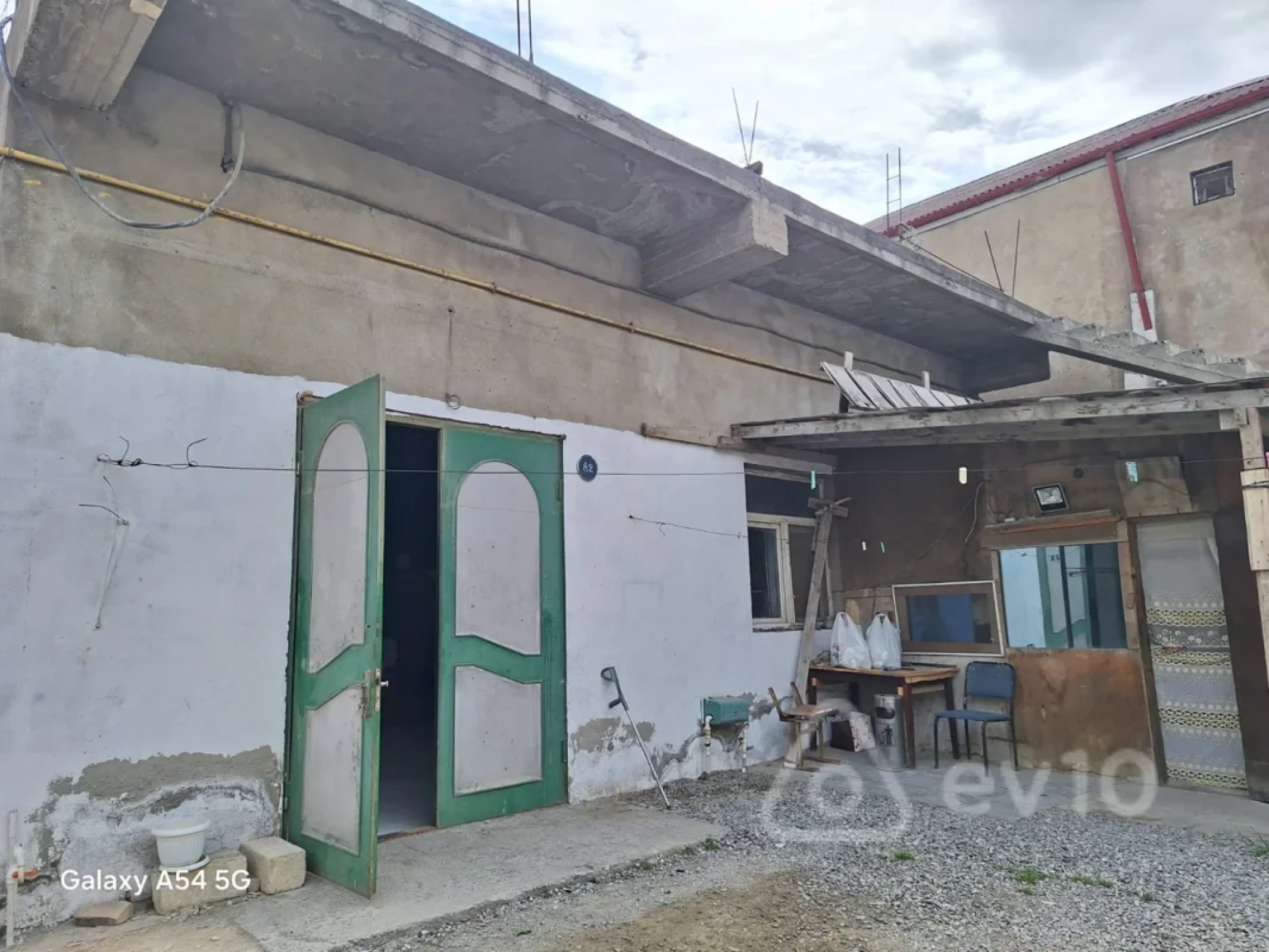 Satılır mənzil 200 m²