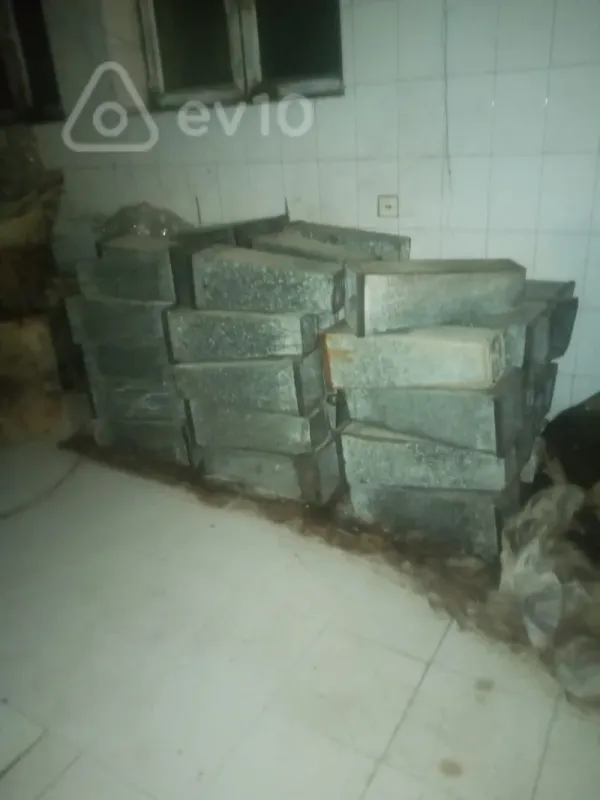 Satılır mənzil 200 m²