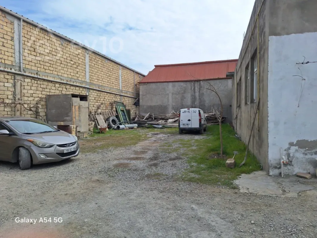Satılır mənzil 200 m²