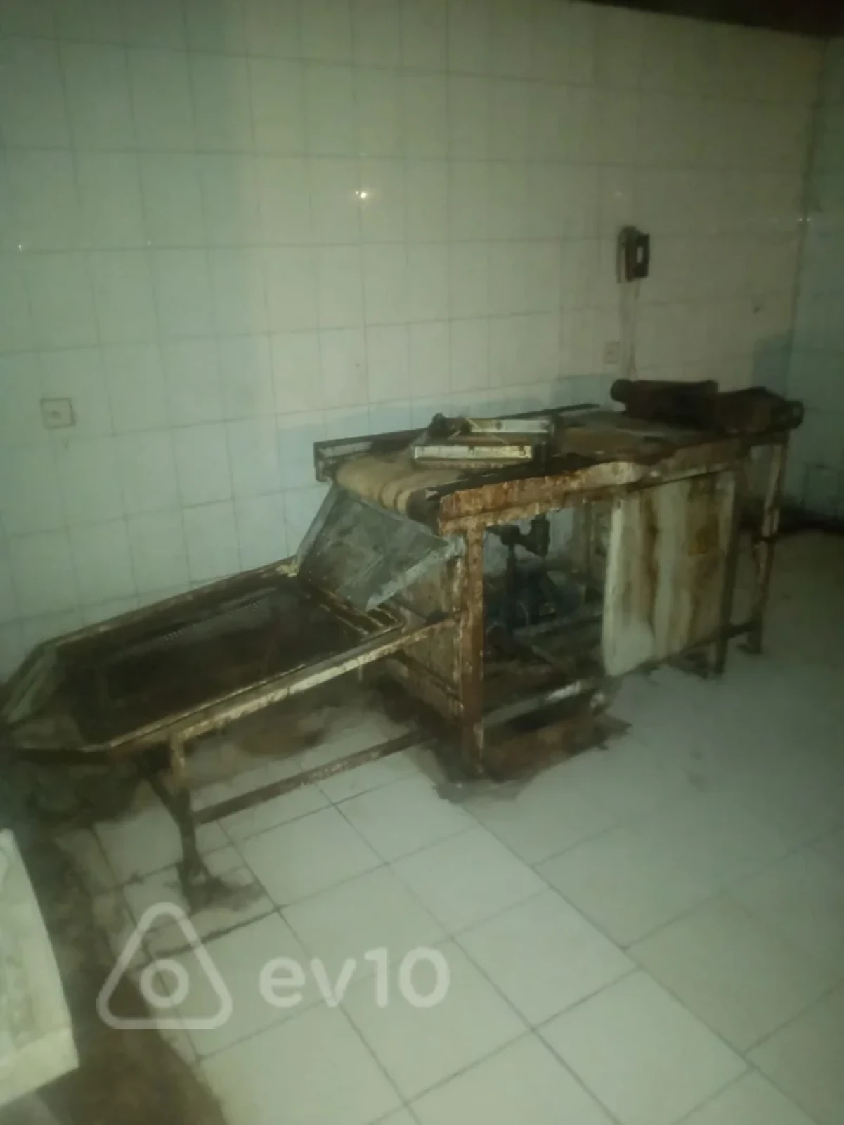 Satılır mənzil 200 m²
