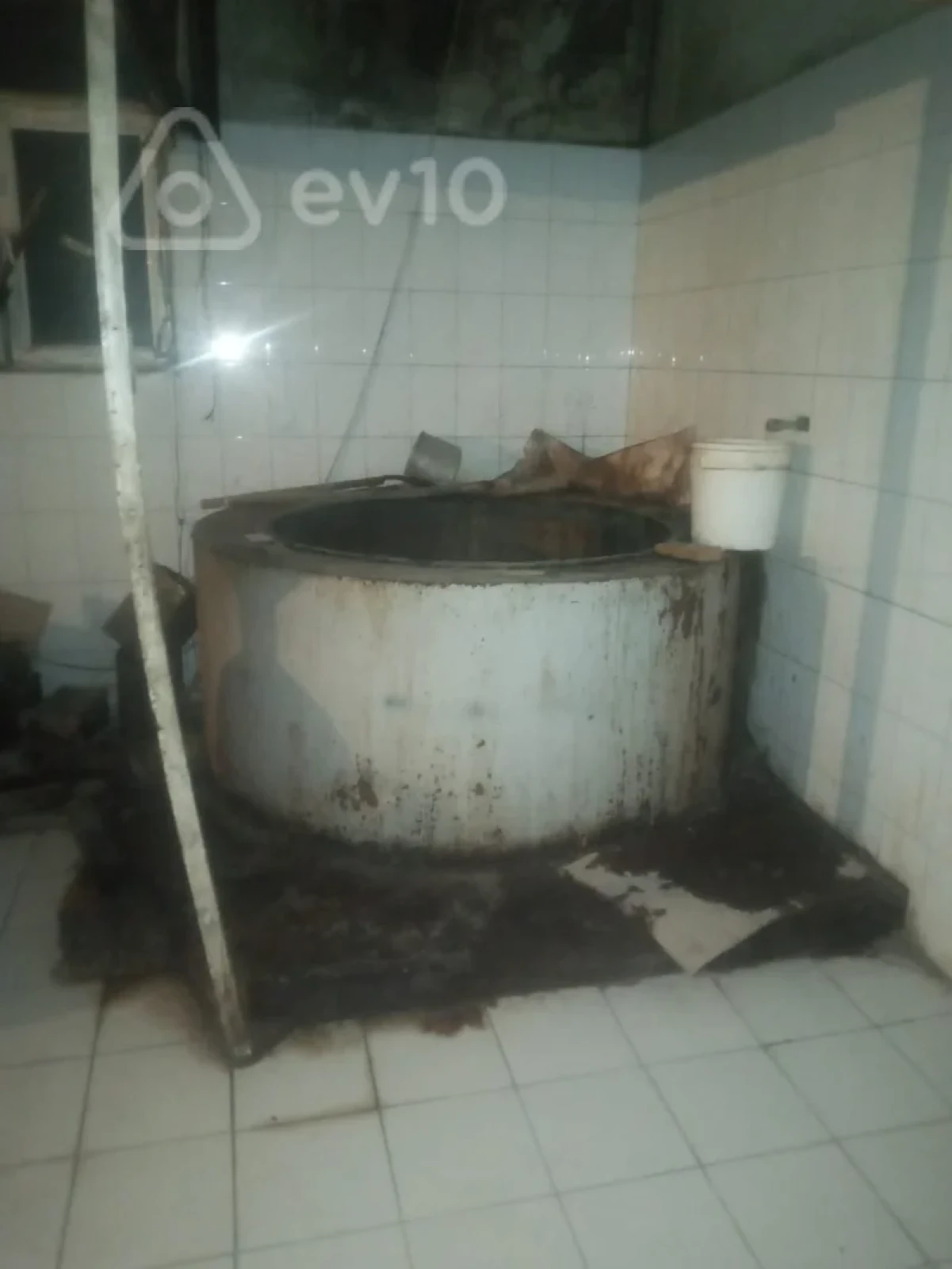Satılır mənzil 200 m²