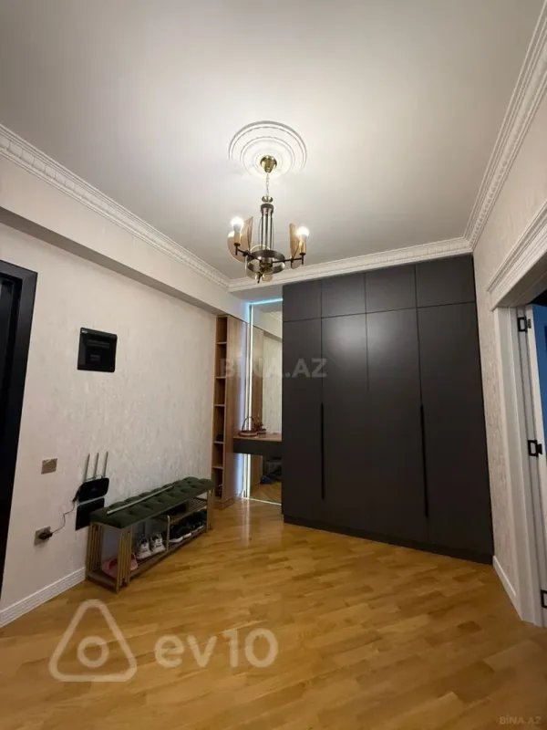 Kirayə verilir 2 otaqlı yeni tikili 117 m²
