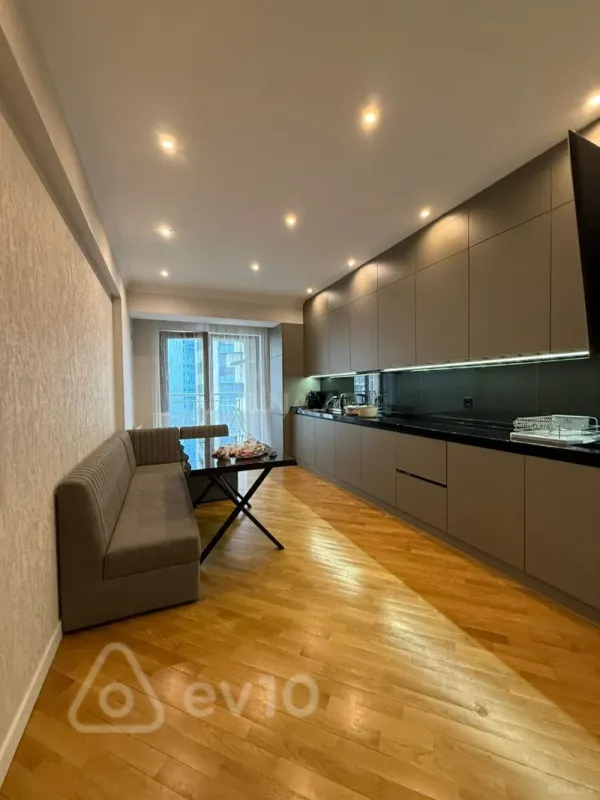 Kirayə verilir 2 otaqlı yeni tikili 117 m²