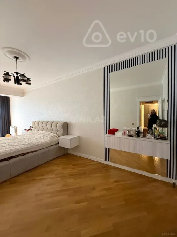 Kirayə verilir 2 otaqlı yeni tikili 117 m²