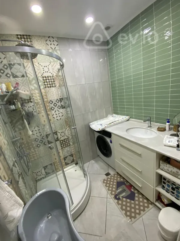 Kirayə verilir 2 otaqlı yeni tikili 94 m²