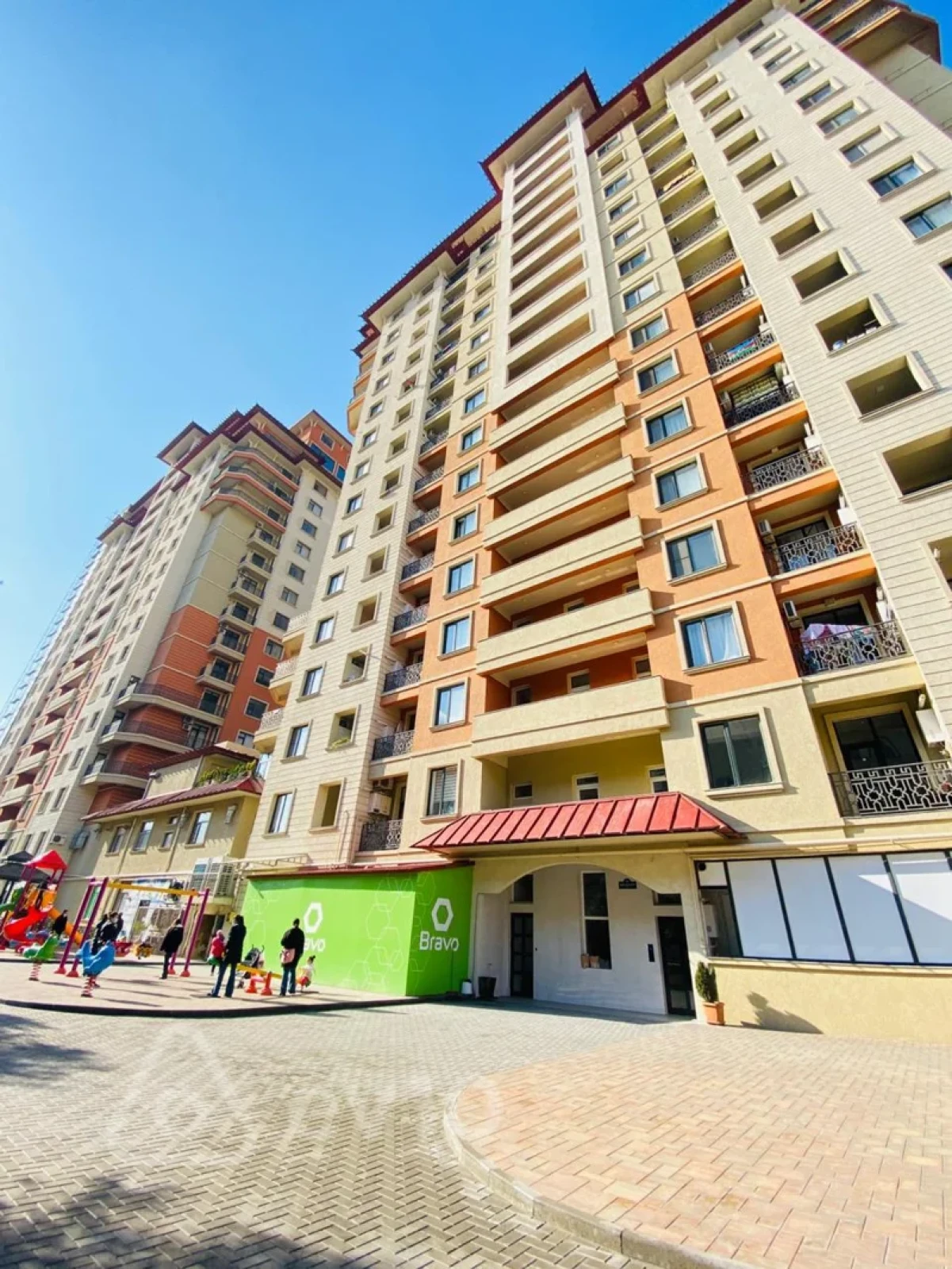 Kirayə verilir 2 otaqlı yeni tikili 94 m²