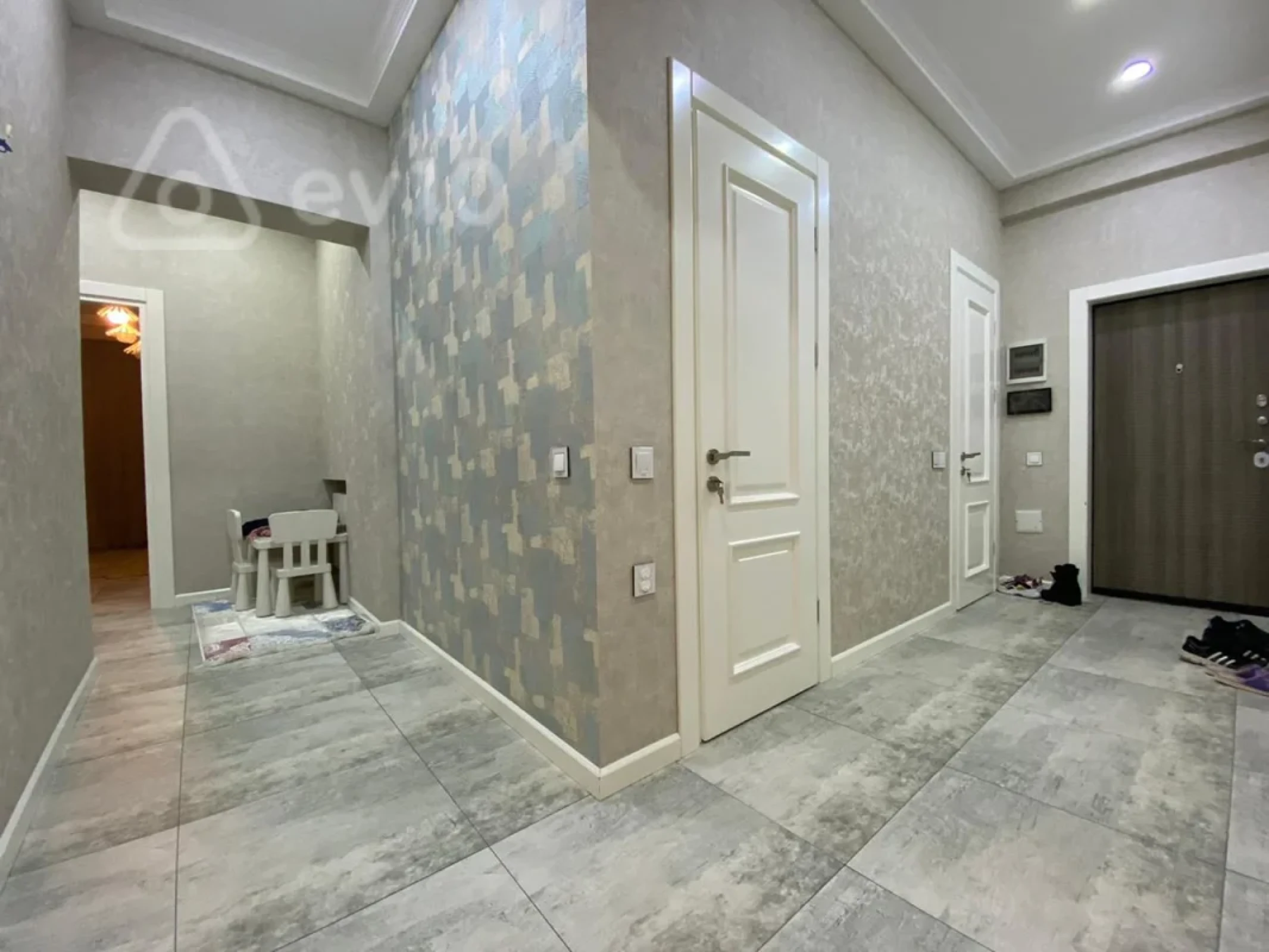 Kirayə verilir 2 otaqlı yeni tikili 94 m²