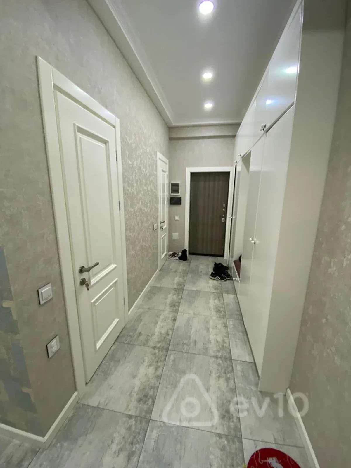 Kirayə verilir 2 otaqlı yeni tikili 94 m²
