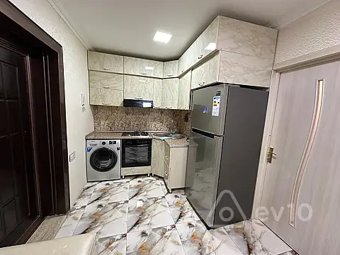 Kirayə verilir 2 otaqlı yeni tikili 700 m²