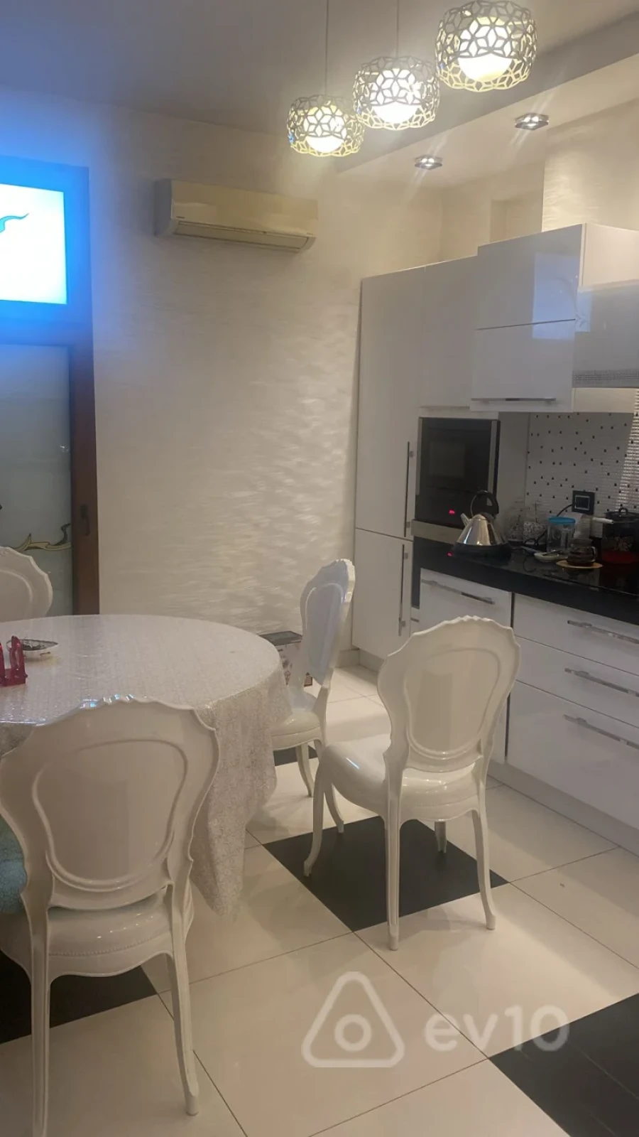 Satılır 5 otaqlı yeni tikili 270 m²