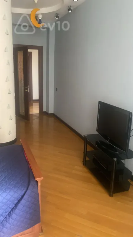 Satılır 5 otaqlı yeni tikili 270 m²