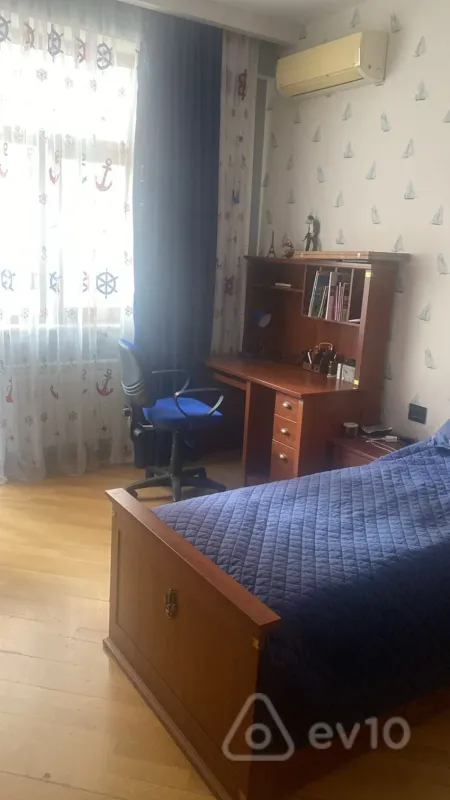 Satılır 5 otaqlı yeni tikili 270 m²